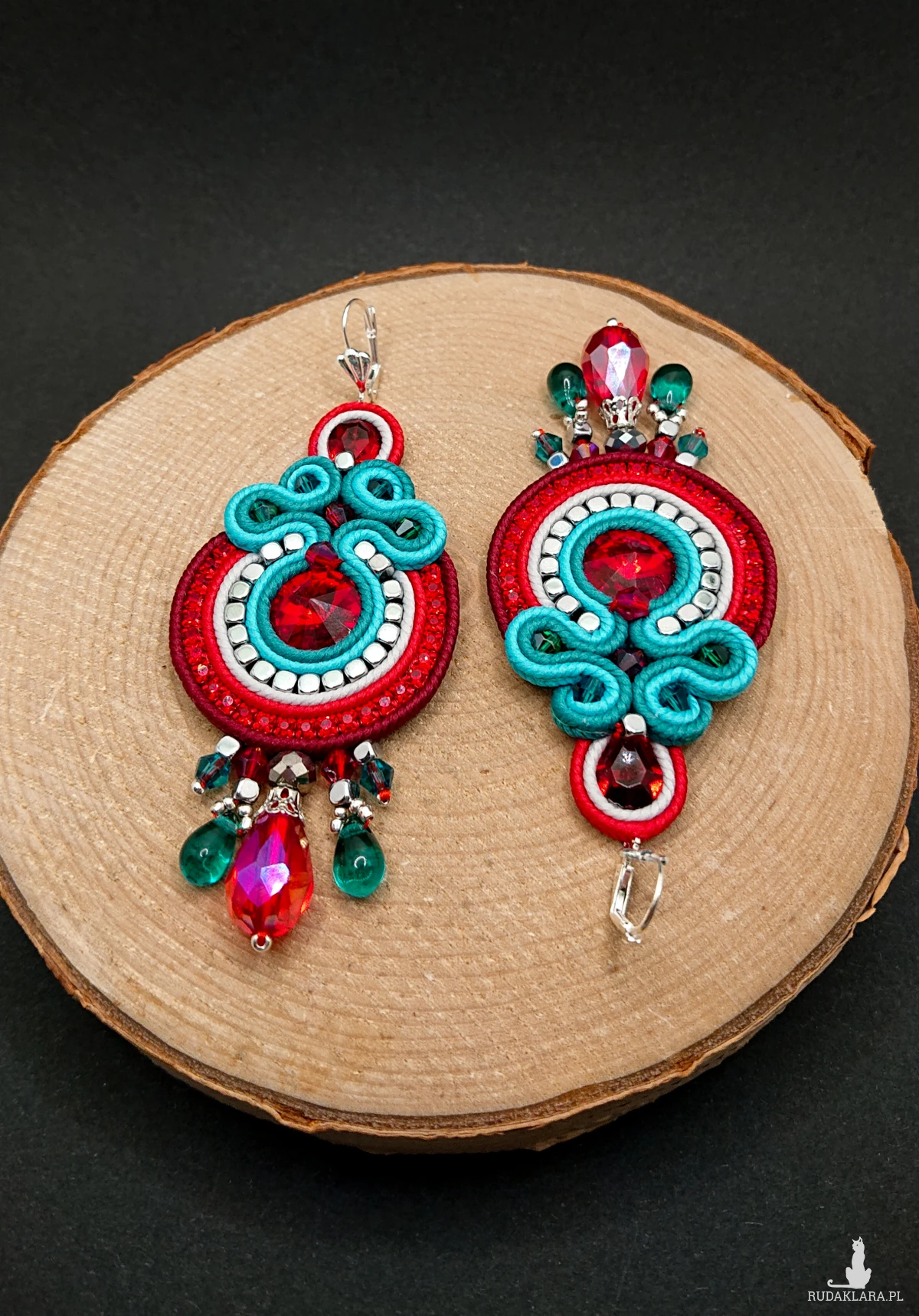 Długie turkusowo-czerwone kolczyki sutasz